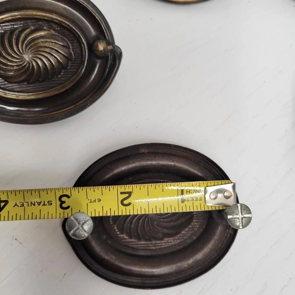 Set of 6 Vintage Hepplewhite Style Oval Brass Drawer Pulls w/ Sunburst Backplate